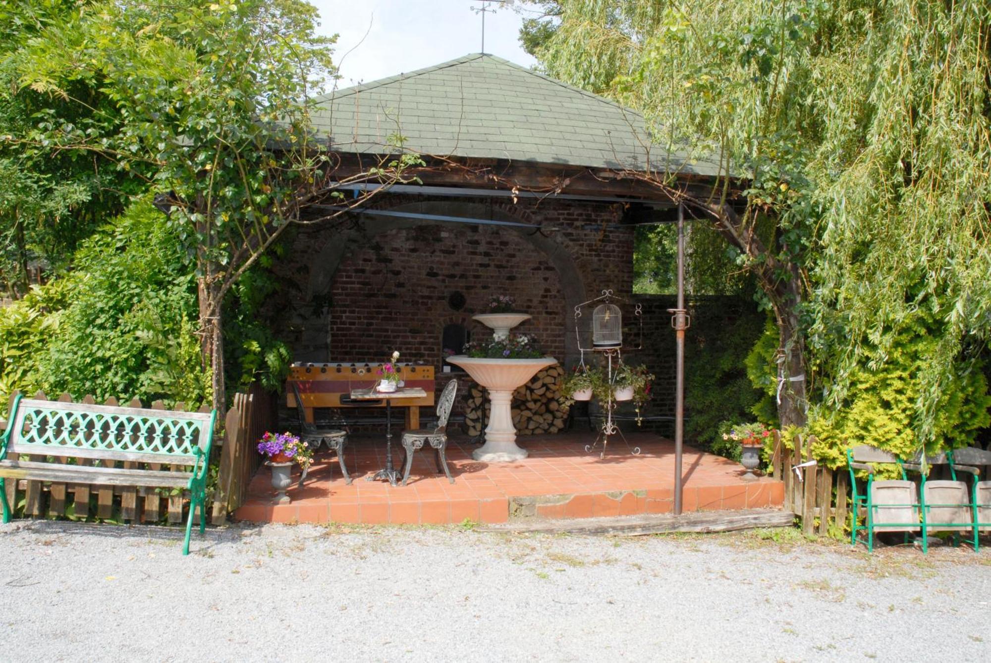 Hotel Restaurant La Ferme De Grambais Nivelles Exterior foto